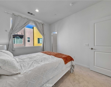 527 W Victor Ave - Photo Thumbnail 12