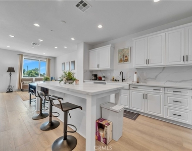 527 W Victor Ave - Photo Thumbnail 5