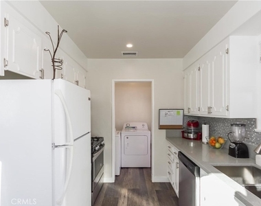 5803 Cartwright Ave - Photo Thumbnail 5