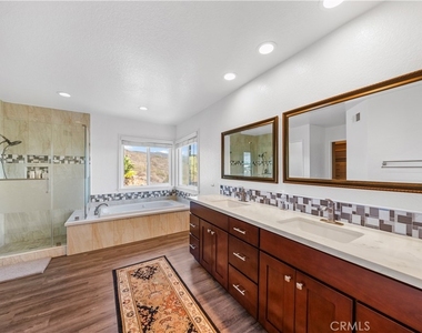13850 Bruyere Court - Photo Thumbnail 32