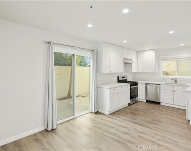 3032 Potrero - Photo Thumbnail 7