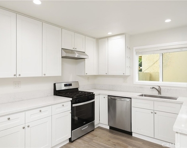 3032 Potrero - Photo Thumbnail 11