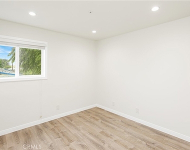3032 Potrero - Photo Thumbnail 17