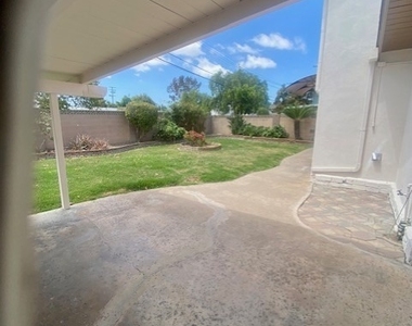 8792 De Ville Circle - Photo Thumbnail 18