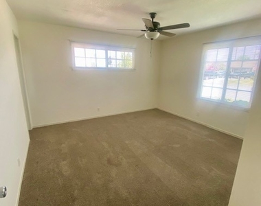 8792 De Ville Circle - Photo Thumbnail 12