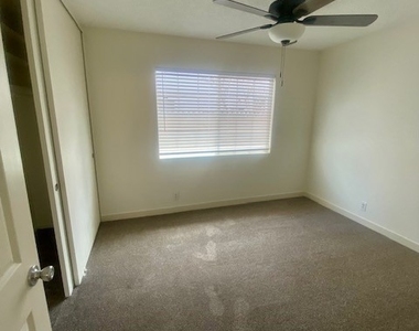 8792 De Ville Circle - Photo Thumbnail 8