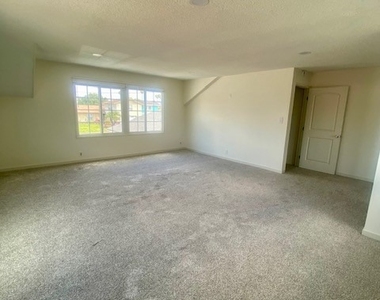 8792 De Ville Circle - Photo Thumbnail 17