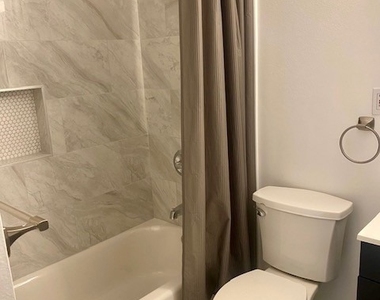 8792 De Ville Circle - Photo Thumbnail 10