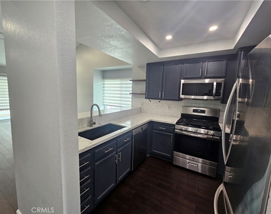 536 Stone Harbor Circle - Photo Thumbnail 4