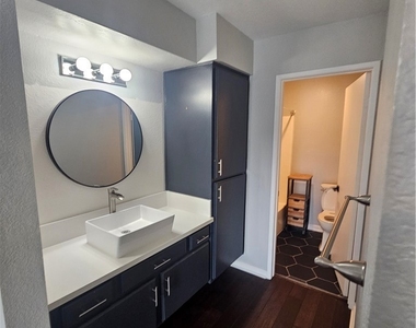 536 Stone Harbor Circle - Photo Thumbnail 22