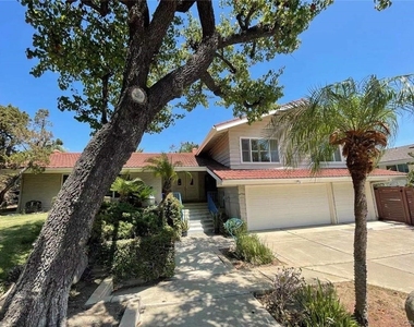 1420 Kensington Drive - Photo Thumbnail 5