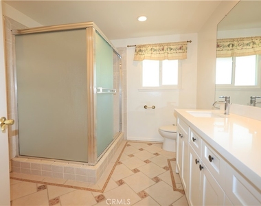 1420 Kensington Drive - Photo Thumbnail 25