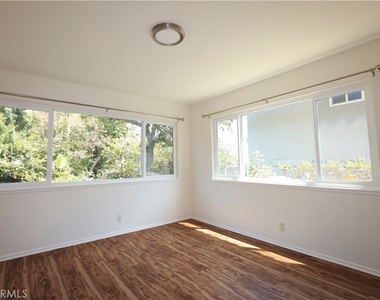 1420 Kensington Drive - Photo Thumbnail 17