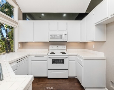 17 Glen Cove - Photo Thumbnail 16