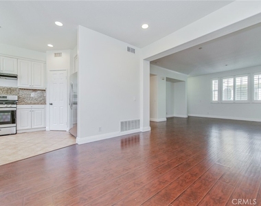 99 Liberty St - Photo Thumbnail 13