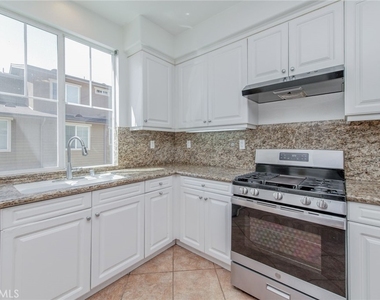 99 Liberty St - Photo Thumbnail 15