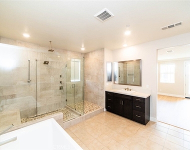 53 Sagan Way - Photo Thumbnail 31