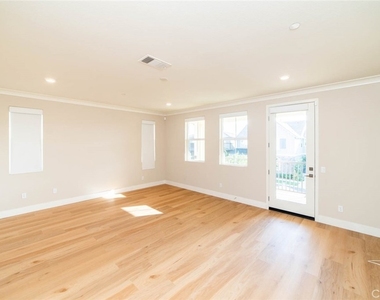53 Sagan Way - Photo Thumbnail 27