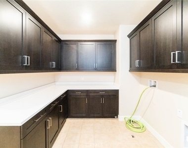 53 Sagan Way - Photo Thumbnail 53