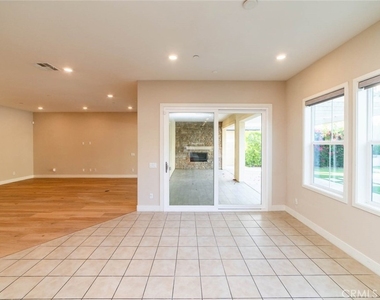 53 Sagan Way - Photo Thumbnail 18