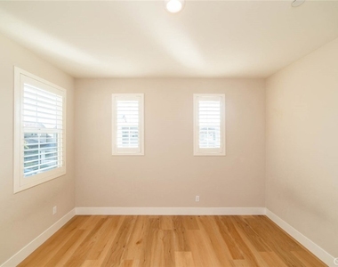 53 Sagan Way - Photo Thumbnail 43
