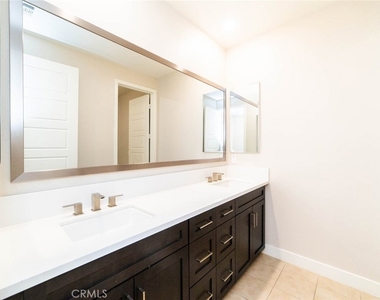 53 Sagan Way - Photo Thumbnail 38