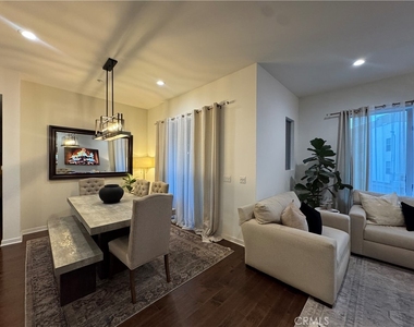 21 Gramercy - Photo Thumbnail 3