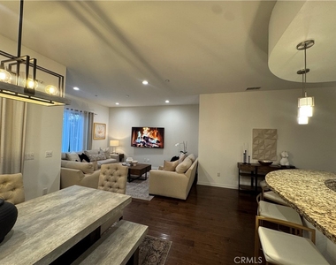 21 Gramercy - Photo Thumbnail 9