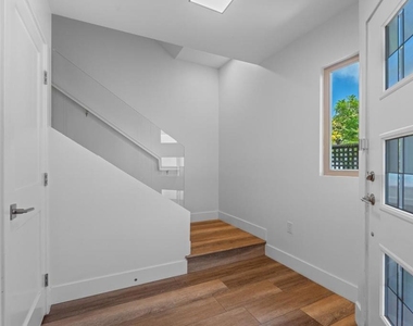 4410 Gresham - Photo Thumbnail 14