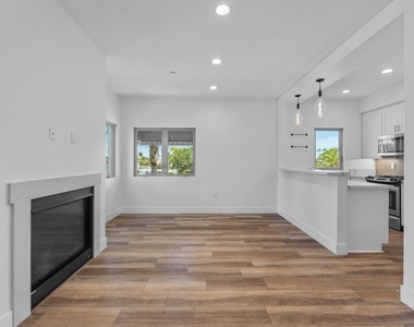 4410 Gresham - Photo Thumbnail 28