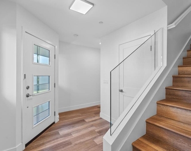 4410 Gresham - Photo Thumbnail 15