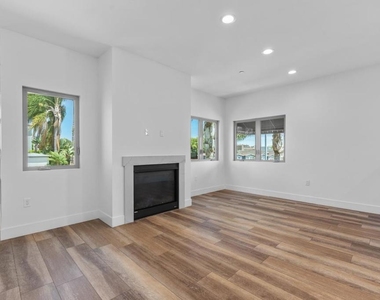 4410 Gresham - Photo Thumbnail 29