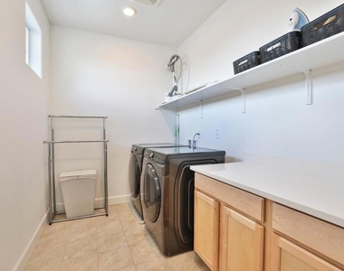 2887 Penrose Lane - Photo Thumbnail 24