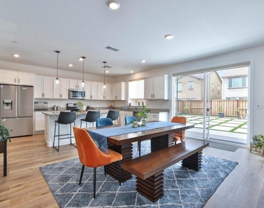 2887 Penrose Lane - Photo Thumbnail 5