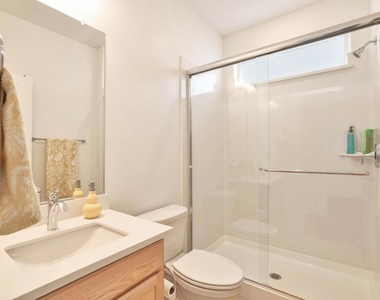 2887 Penrose Lane - Photo Thumbnail 12