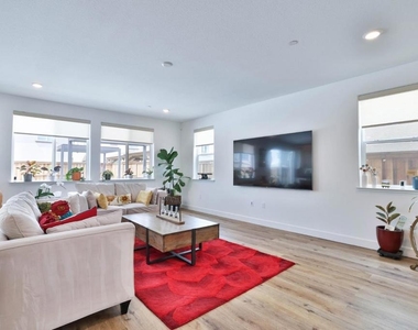 2887 Penrose Lane - Photo Thumbnail 15