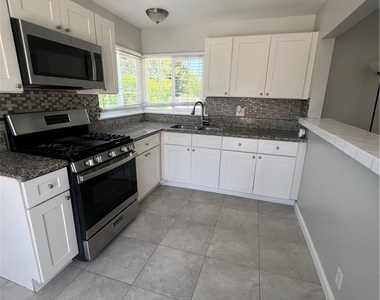 317 Terry Lane - Photo Thumbnail 6
