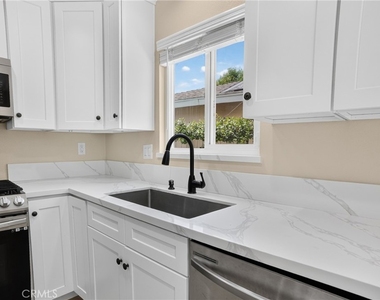 24441 Denise Pl - Photo Thumbnail 12