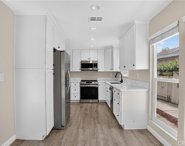 24441 Denise Pl - Photo Thumbnail 13