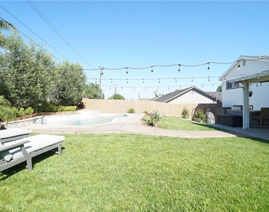 925 Gehrig Avenue - Photo Thumbnail 6