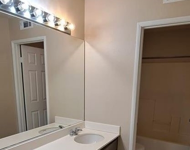 832 Homestead - Photo Thumbnail 8