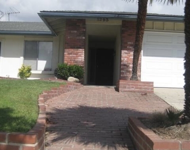 1293 Brenda Court - Photo Thumbnail 2