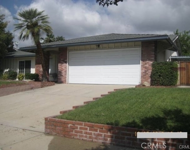1293 Brenda Court - Photo Thumbnail 5