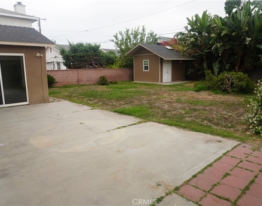 2528 W Flower Avenue - Photo Thumbnail 14