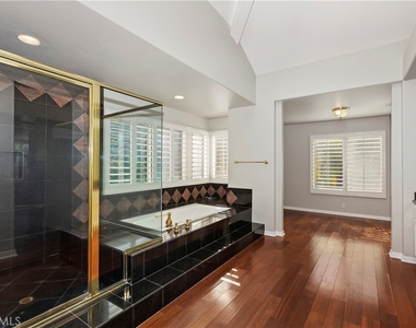 2533 Palomino Drive - Photo Thumbnail 6
