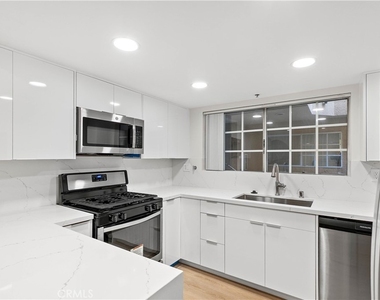 345 W Alameda - Photo Thumbnail 8