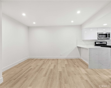 345 W Alameda - Photo Thumbnail 12