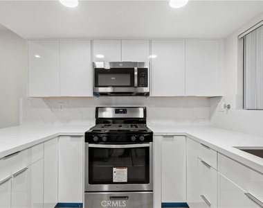 345 W Alameda - Photo Thumbnail 9