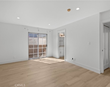 345 W Alameda - Photo Thumbnail 16