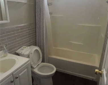 3029 S Budlong Avenue - Photo Thumbnail 2